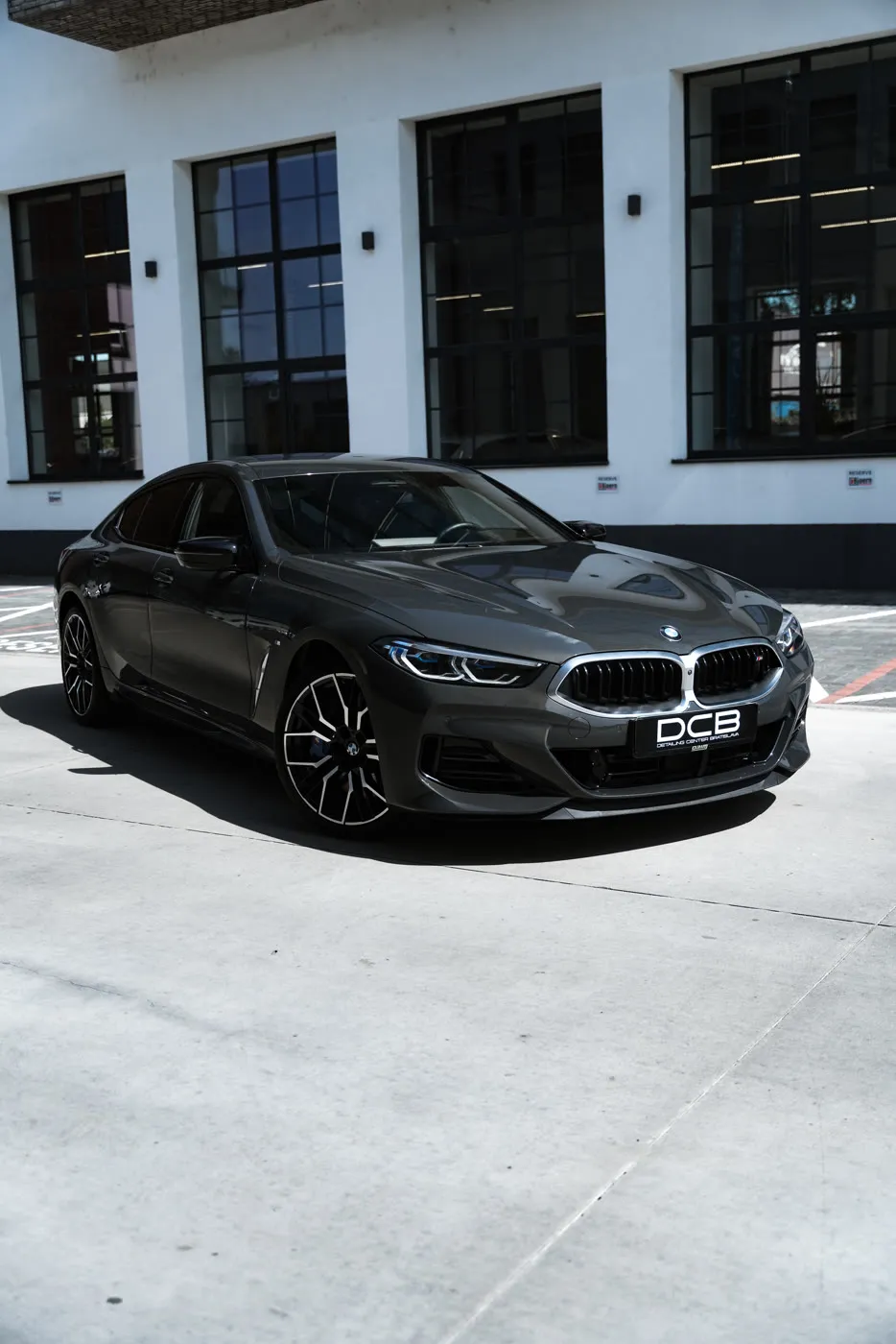 BMW 850i - asset 4